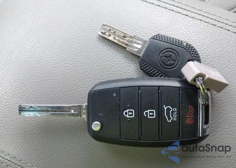 2018 Kia Sportage Lx z USA, uszkodzony, nr VIN KNDPM3AC0J7393746